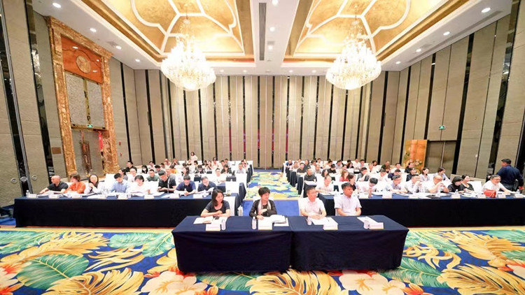 四川省小額貸款公司協(xié)會(huì)第三屆第二次會(huì)員大會(huì)暨四川省地方金融調(diào)解中心揭牌成立儀式